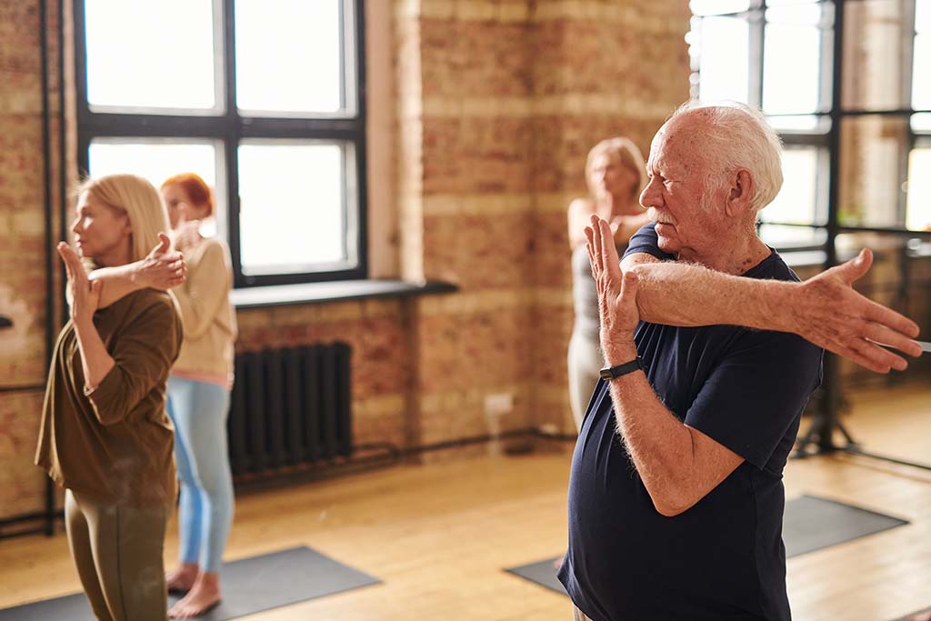 senior people exercising in health club 2022 02 03 00 19 53 utc